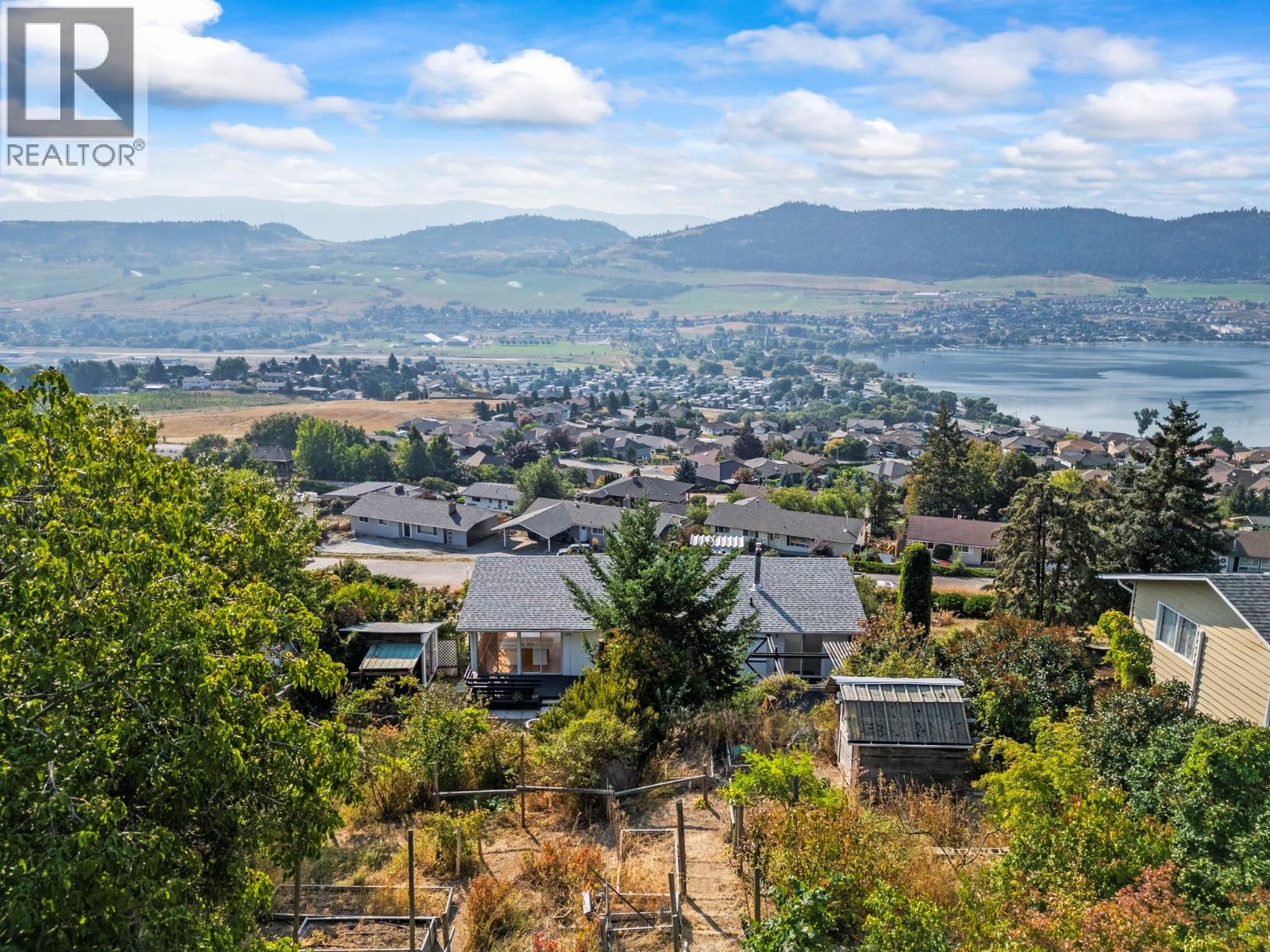 7061 Appaloosa Way, Vernon, British Columbia  V1H 1B9 - Photo 5 - 10366079