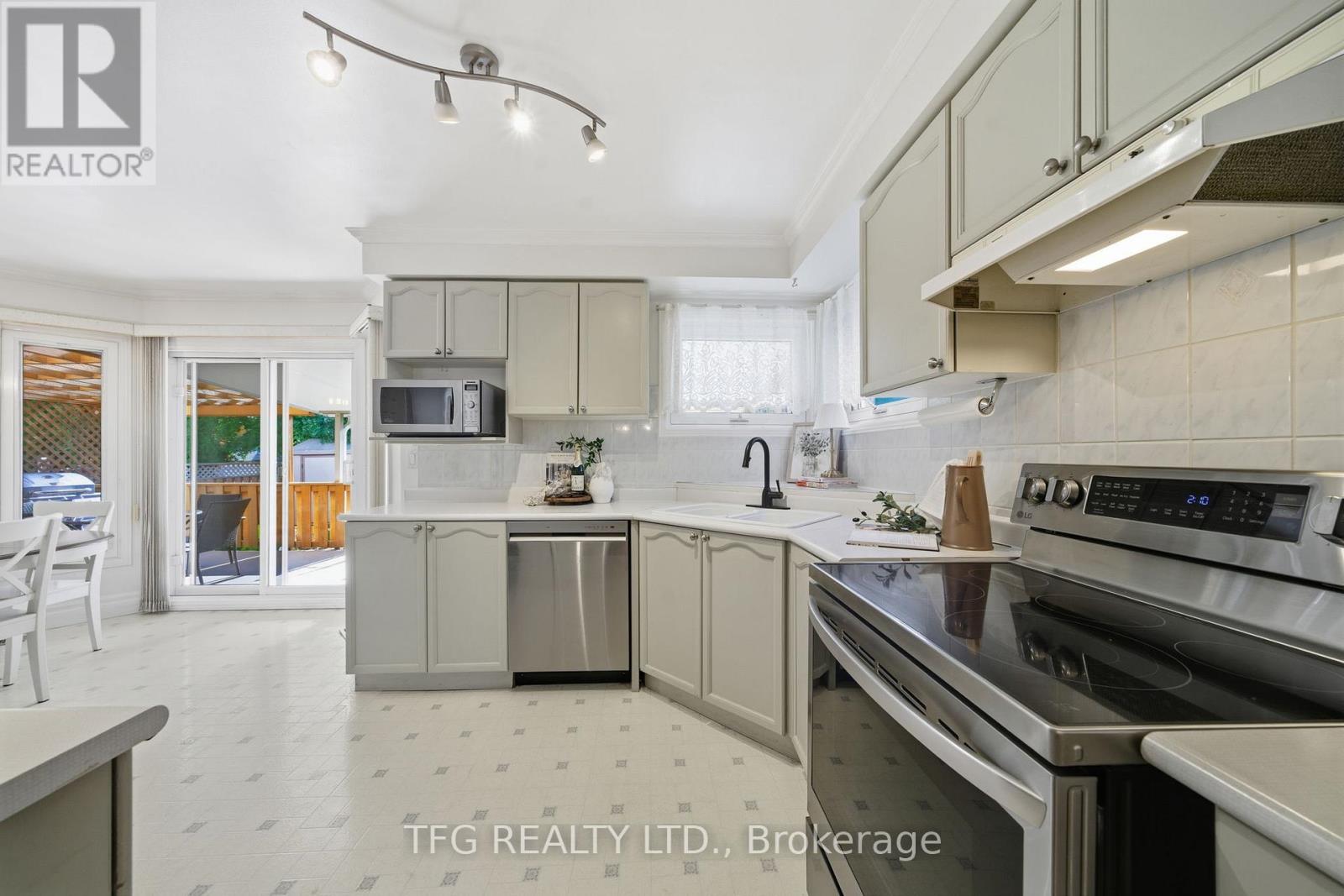 705 Carlisle Street, Cobourg, Ontario  K9A 5E4 - Photo 13 - X12467083