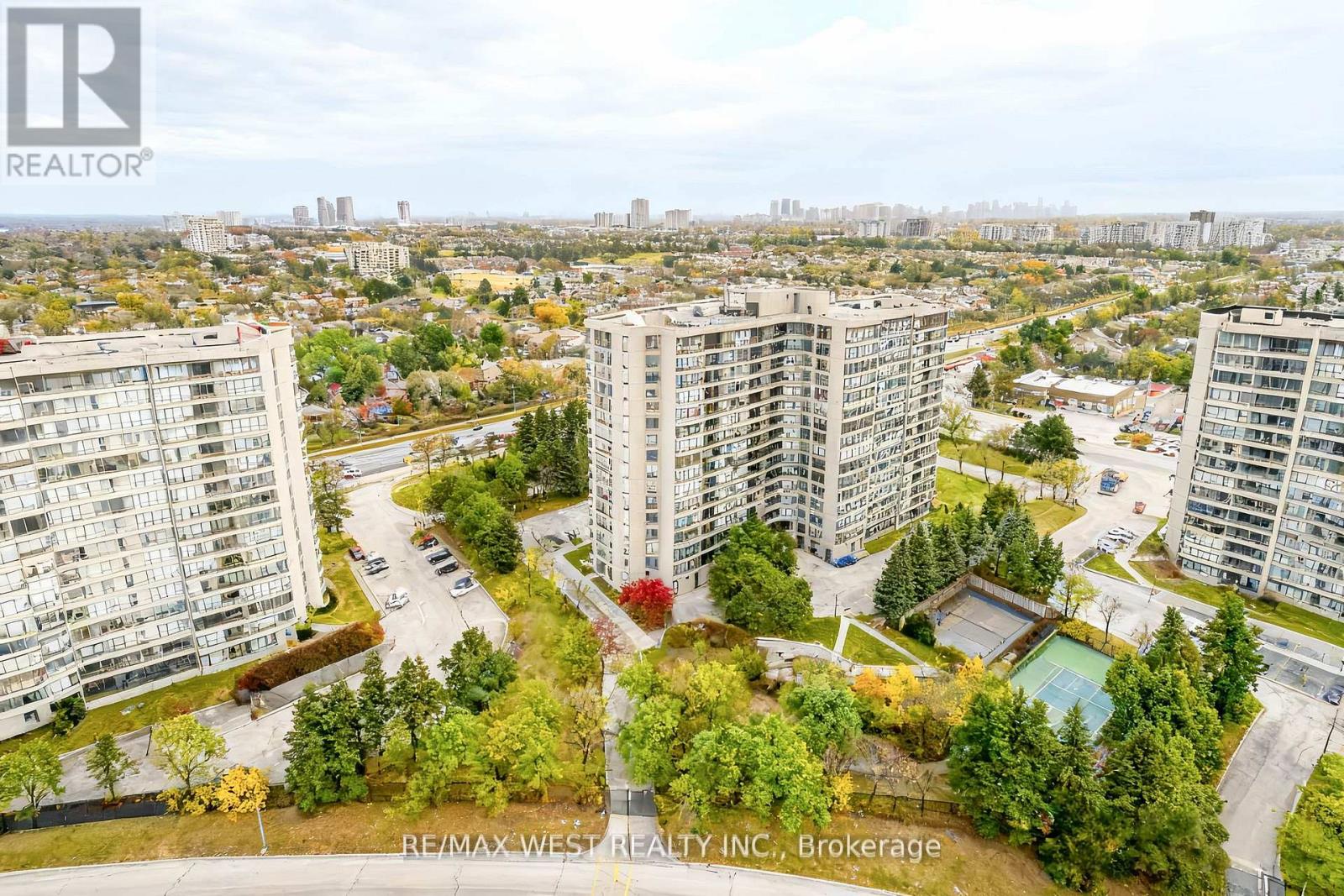 1101 - 50 Upper Mall Way, Vaughan, Ontario  L4J 0L8 - Photo 10 - N12467019