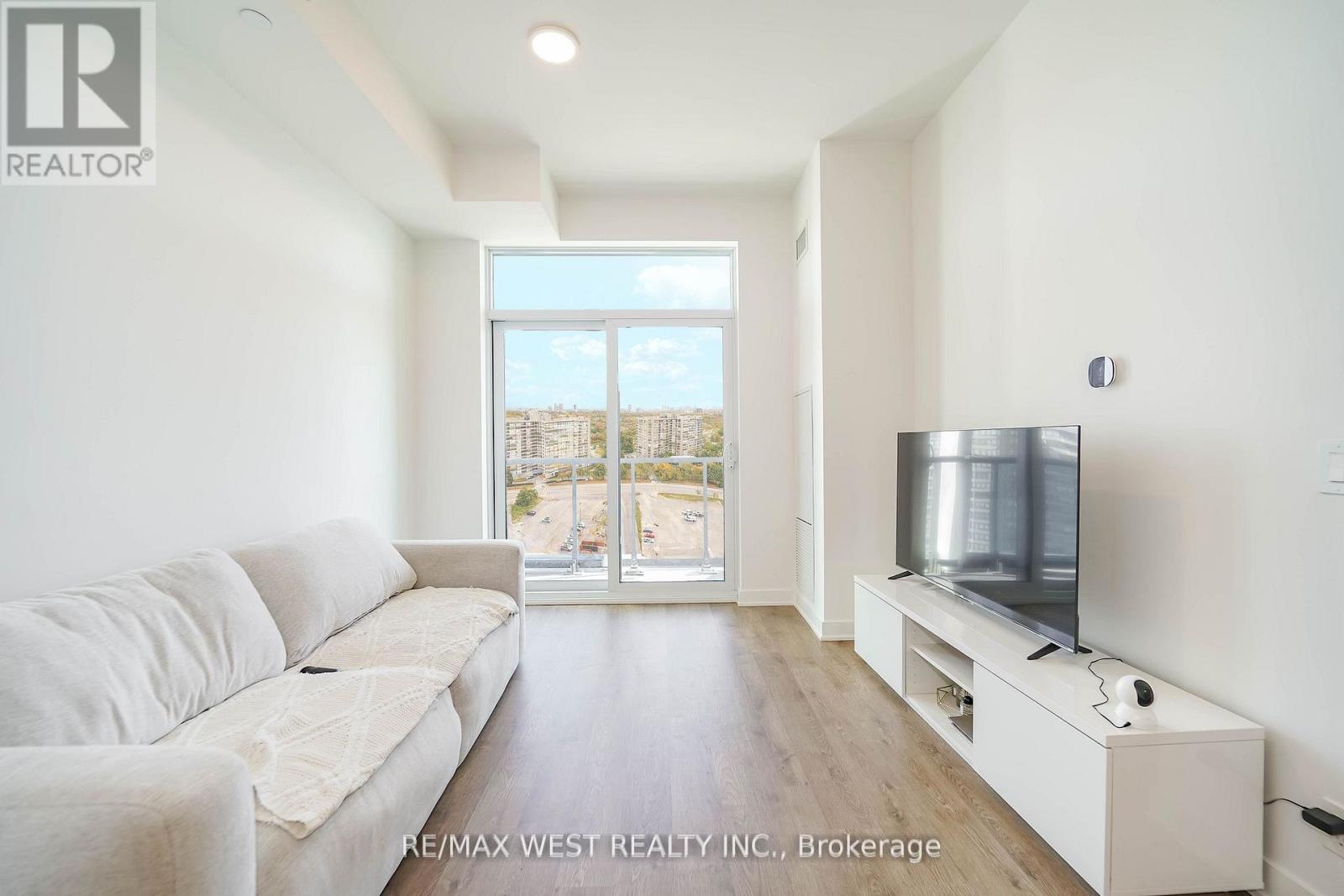 1101 - 50 Upper Mall Way, Vaughan, Ontario  L4J 0L8 - Photo 2 - N12467019