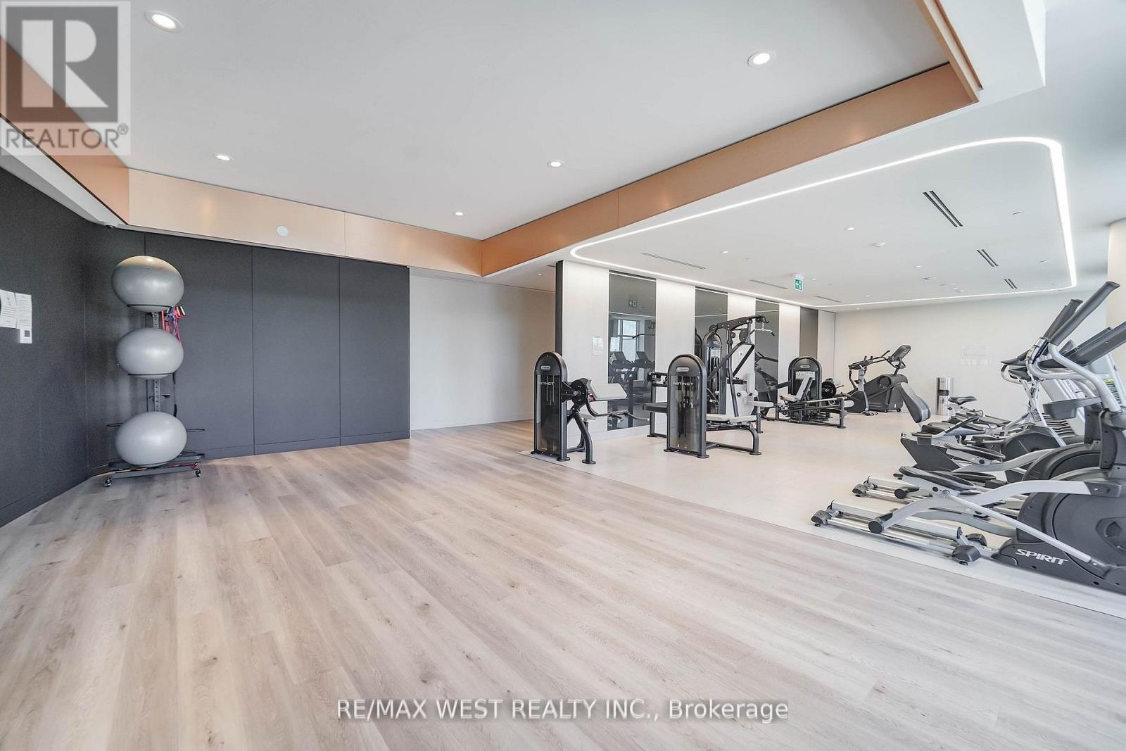 1101 - 50 Upper Mall Way, Vaughan, Ontario  L4J 0L8 - Photo 7 - N12467019