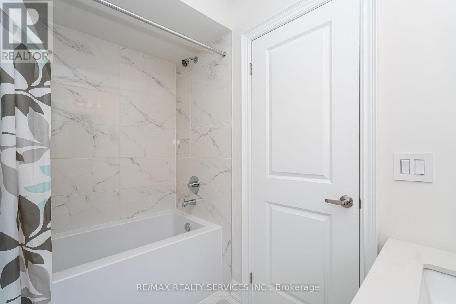 52 Plank Road, Bradford West Gwillimbury, Ontario  L3Z 4N3 - Photo 35 - N12467027
