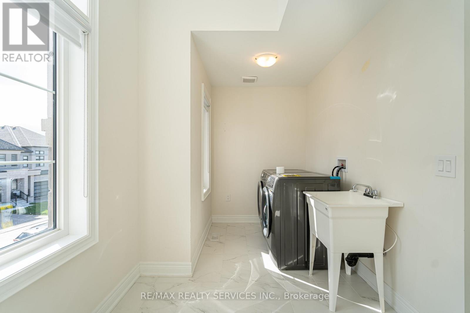 52 Plank Road, Bradford West Gwillimbury, Ontario  L3Z 4N3 - Photo 42 - N12467027