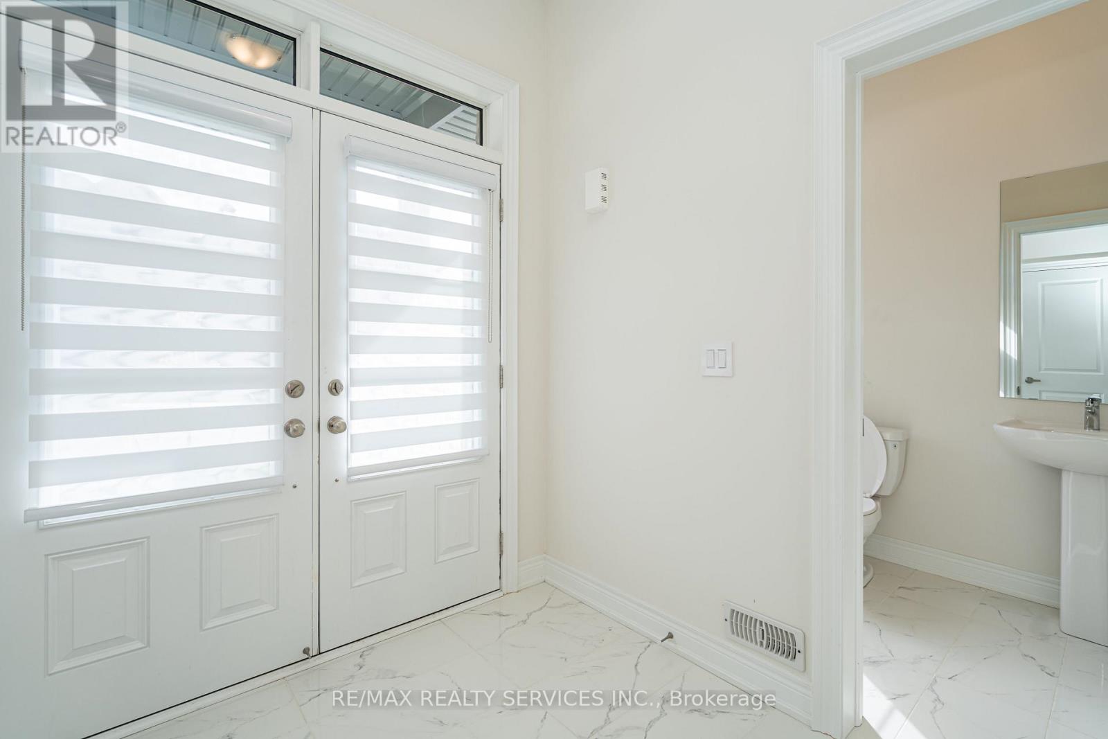 52 Plank Road, Bradford West Gwillimbury, Ontario  L3Z 4N3 - Photo 7 - N12467027