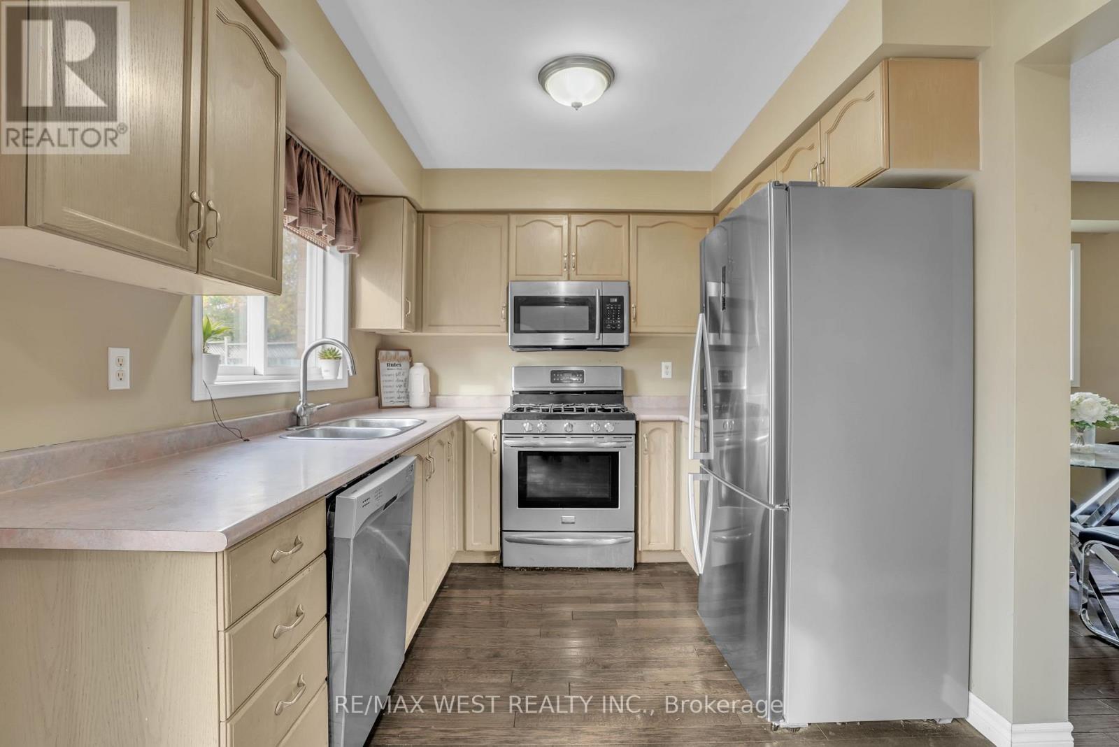 130 Pickett Crescent, Barrie, Ontario  L4N 8B9 - Photo 4 - S12467016
