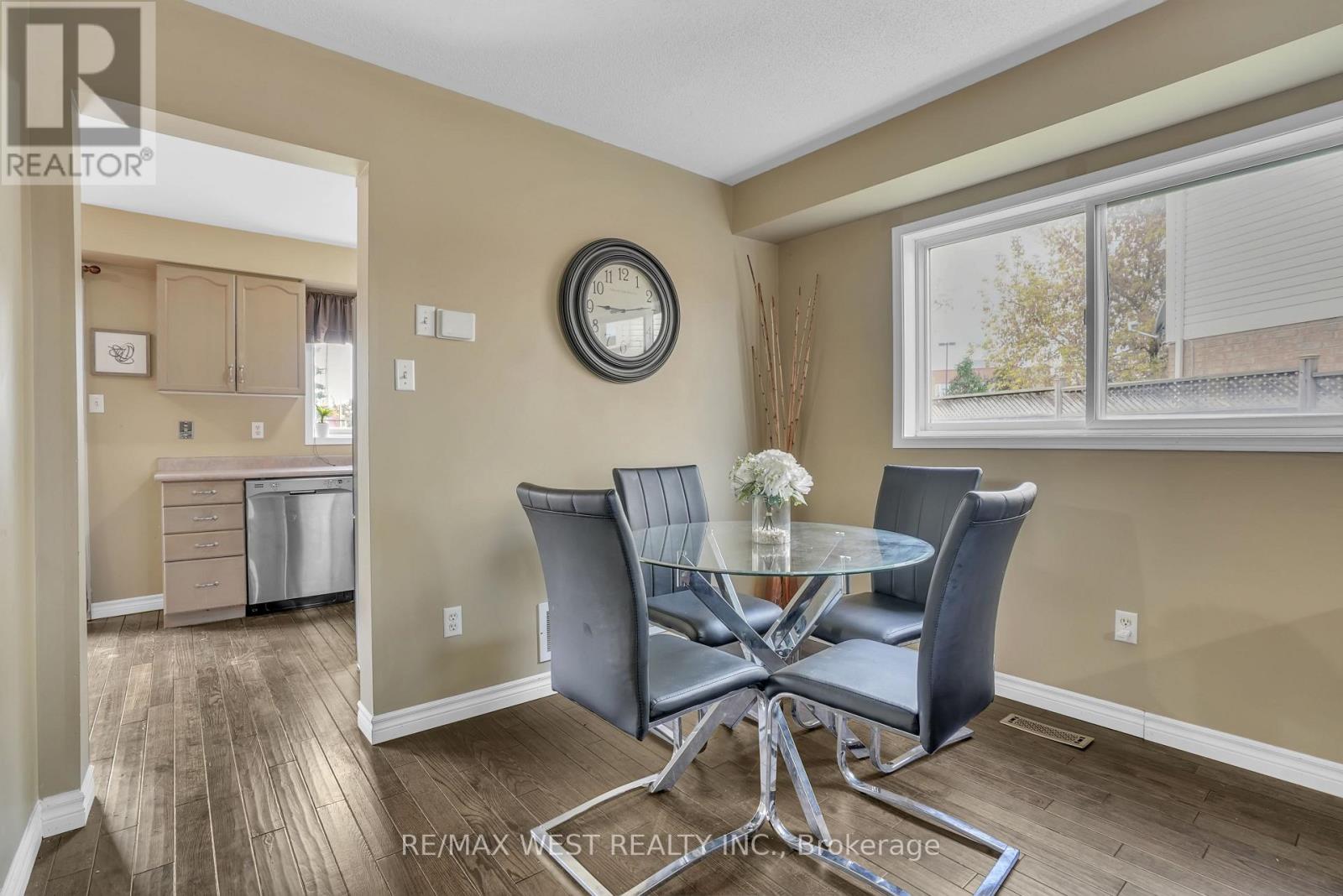 130 Pickett Crescent, Barrie, Ontario  L4N 8B9 - Photo 5 - S12467016