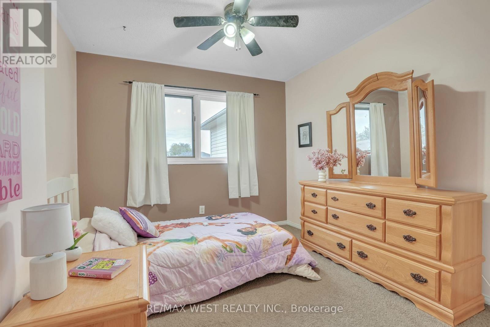 130 Pickett Crescent, Barrie, Ontario  L4N 8B9 - Photo 8 - S12467016