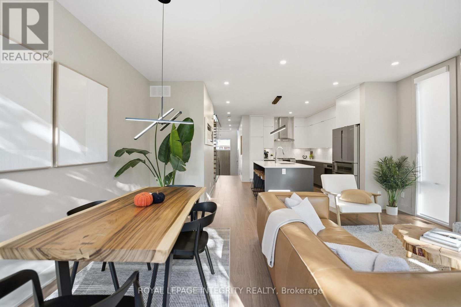 B - 574 Edison Avenue, Ottawa, Ontario  K2A 1V4 - Photo 17 - X12467087
