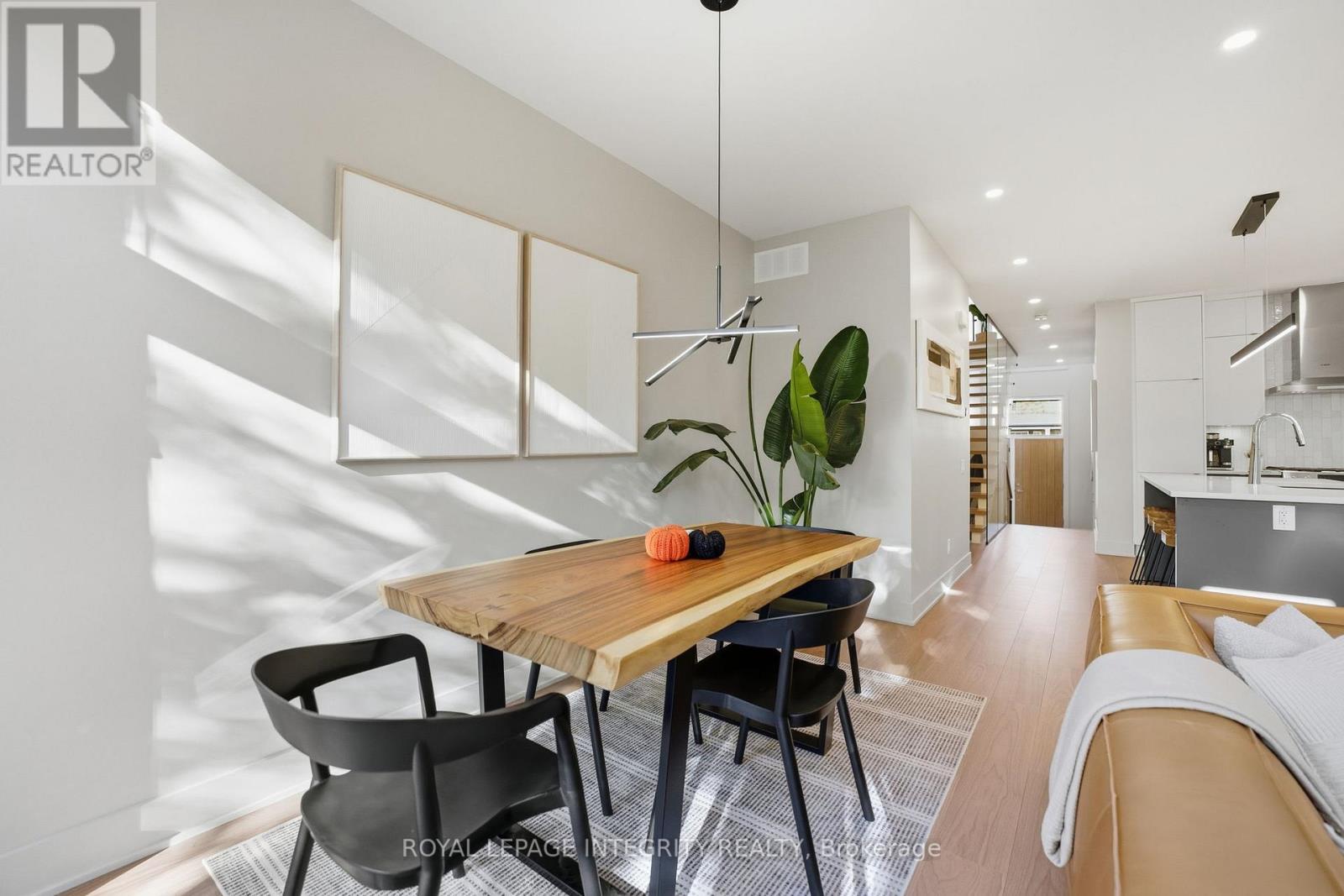 B - 574 Edison Avenue, Ottawa, Ontario  K2A 1V4 - Photo 21 - X12467087