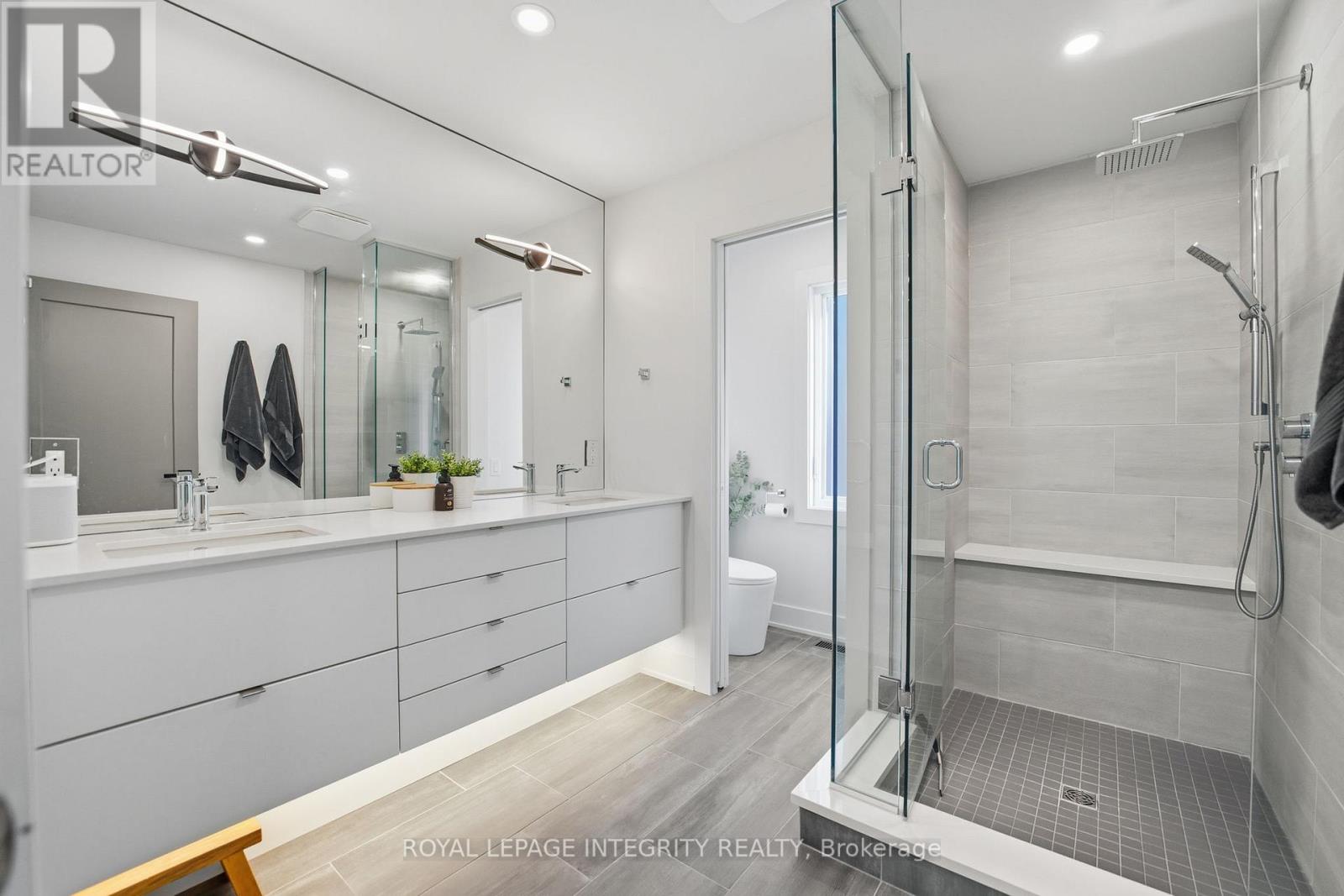 B - 574 Edison Avenue, Ottawa, Ontario  K2A 1V4 - Photo 28 - X12467087