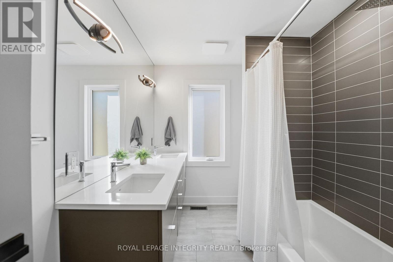 B - 574 Edison Avenue, Ottawa, Ontario  K2A 1V4 - Photo 31 - X12467087
