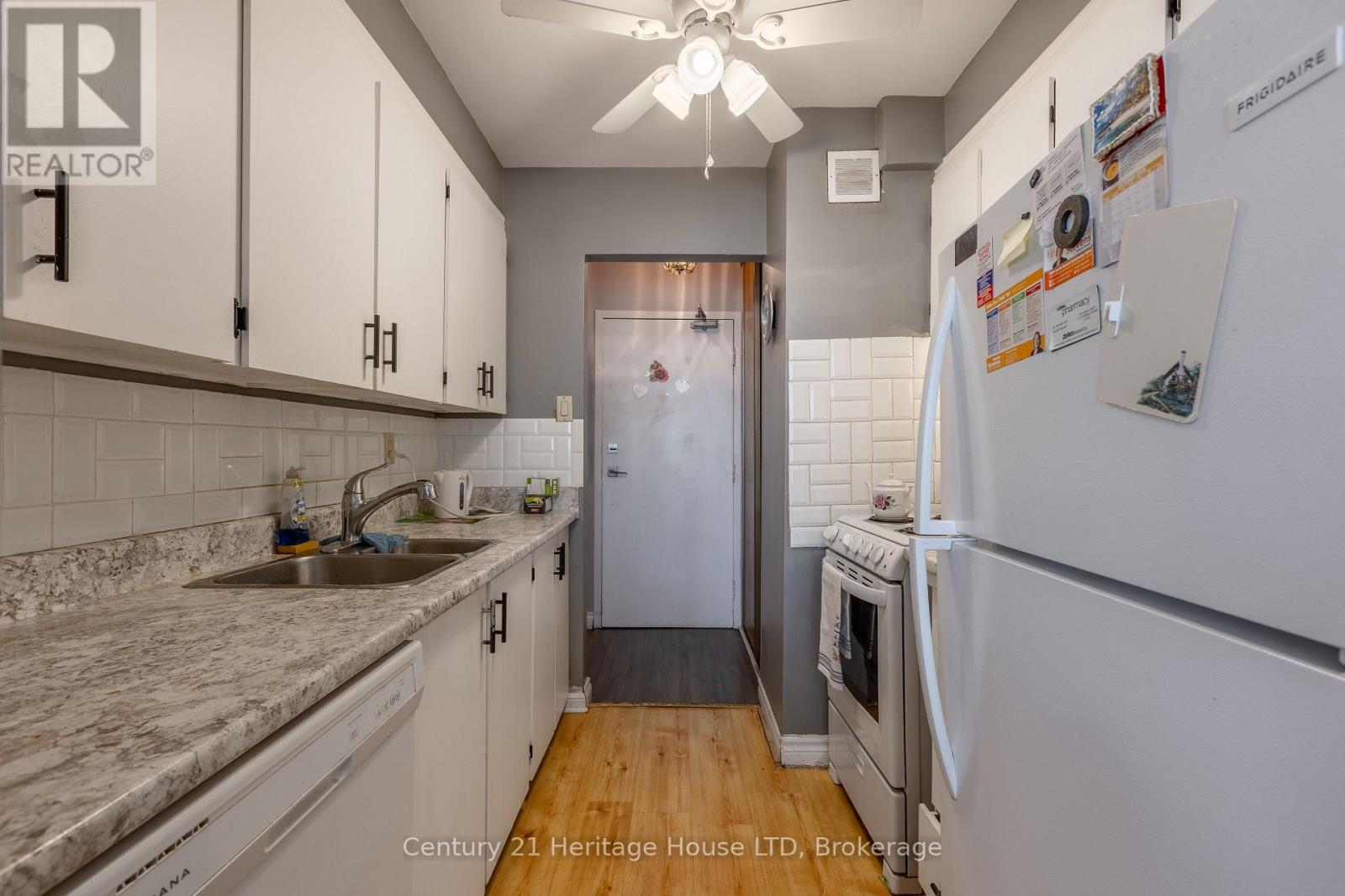 904 - 359 Geneva Street, St. Catharines, Ontario  L2N 2G5 - Photo 9 - X12467090