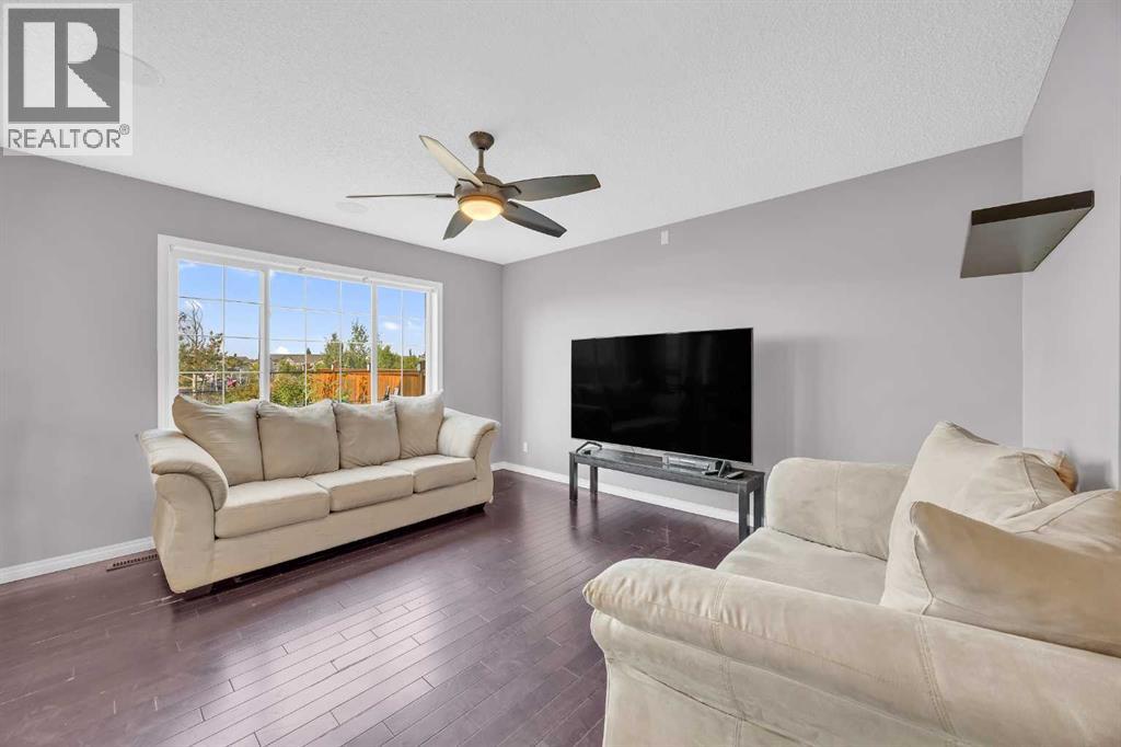 126 Windstone Avenue Sw, Airdrie, Alberta  T4B 3R3 - Photo 6 - A2257648