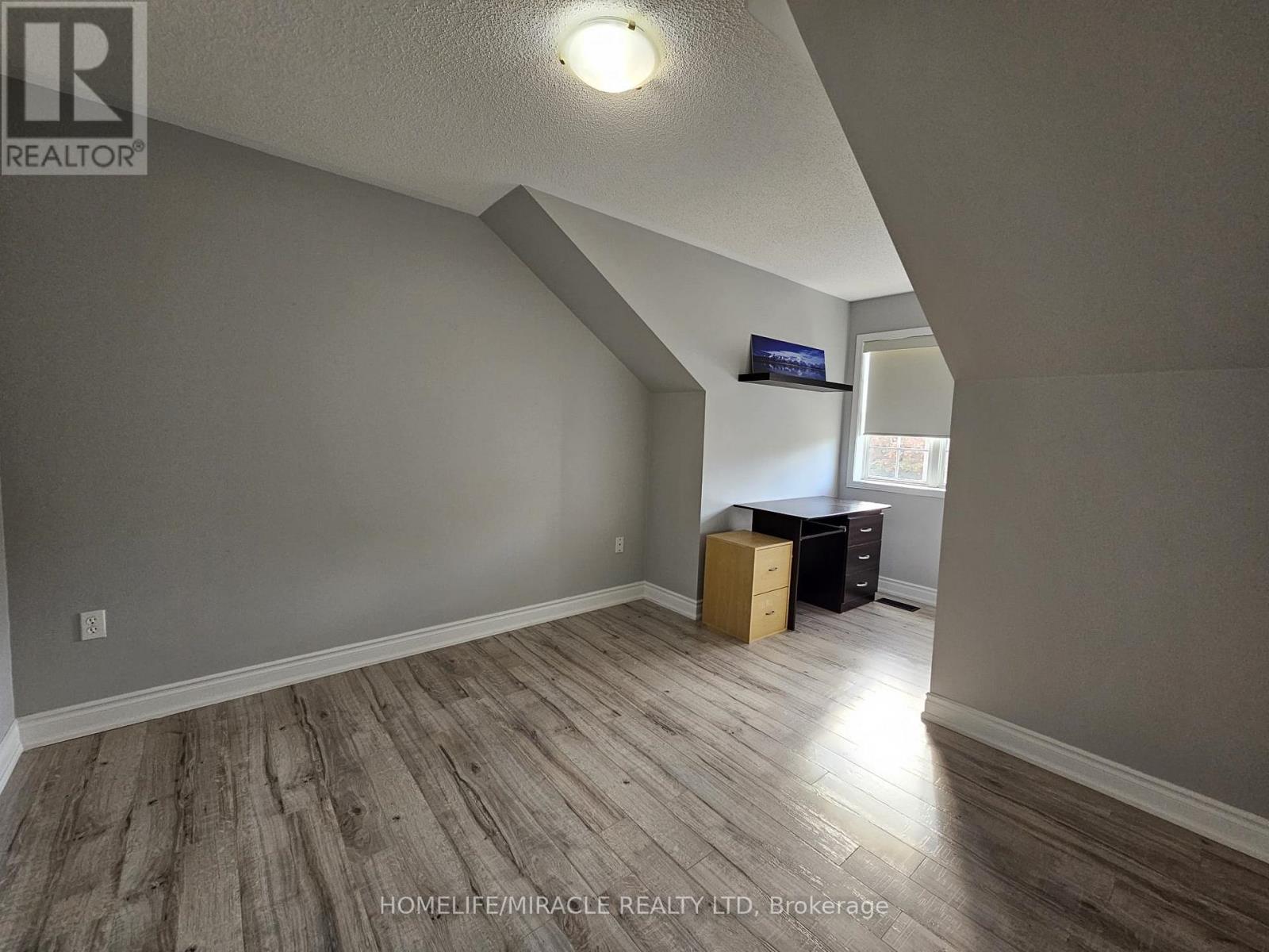 27 Pantano Place, Brampton, Ontario  L6X 0N6 - Photo 16 - W12467034