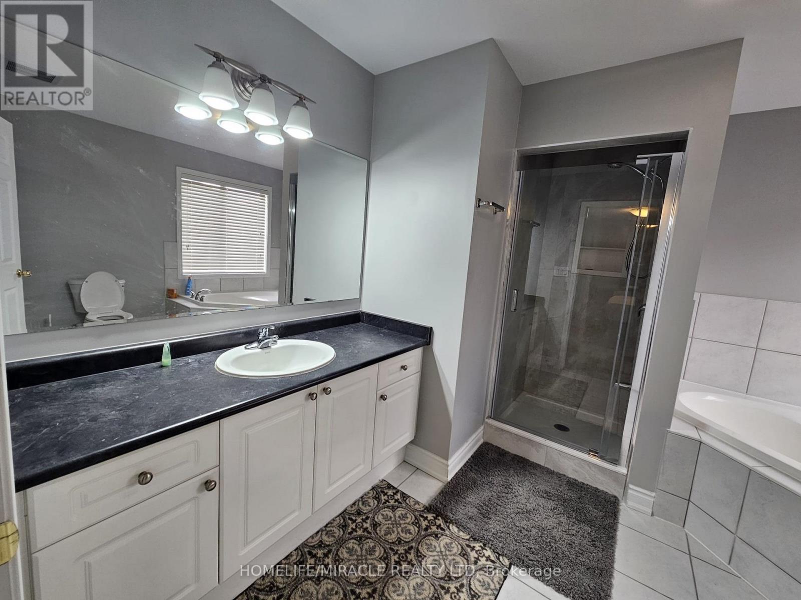 27 Pantano Place, Brampton, Ontario  L6X 0N6 - Photo 19 - W12467034
