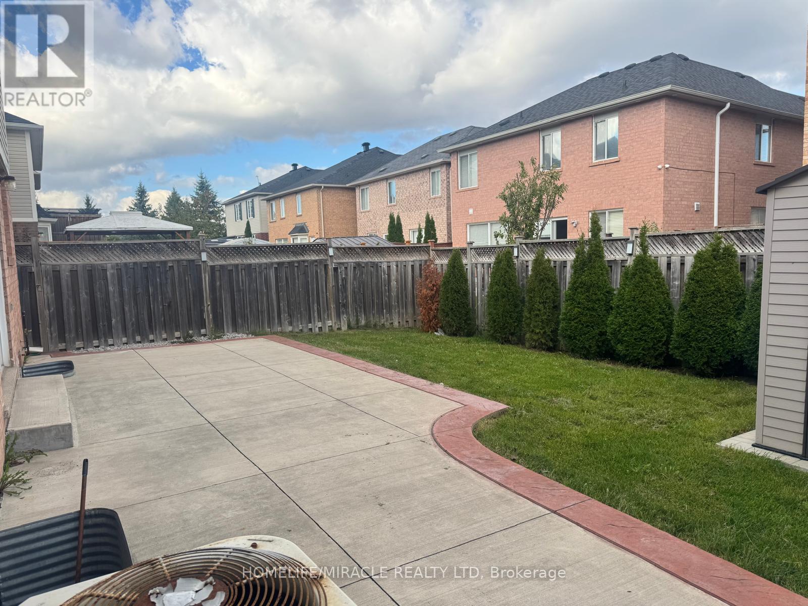27 Pantano Place, Brampton, Ontario  L6X 0N6 - Photo 31 - W12467034