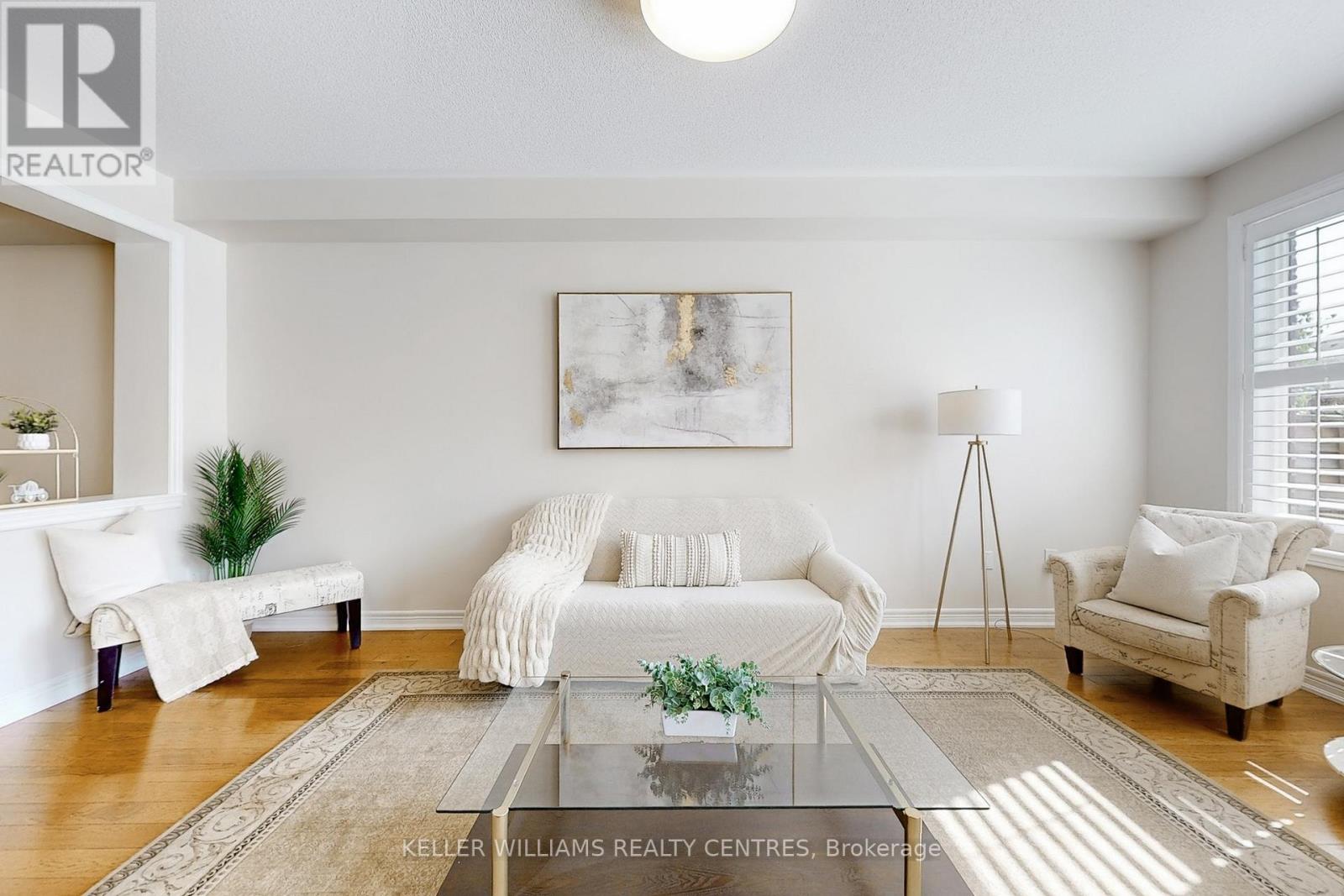 19 Diamond Leaf Lane, Halton Hills, Ontario  L7G 0G7 - Photo 10 - W12467044
