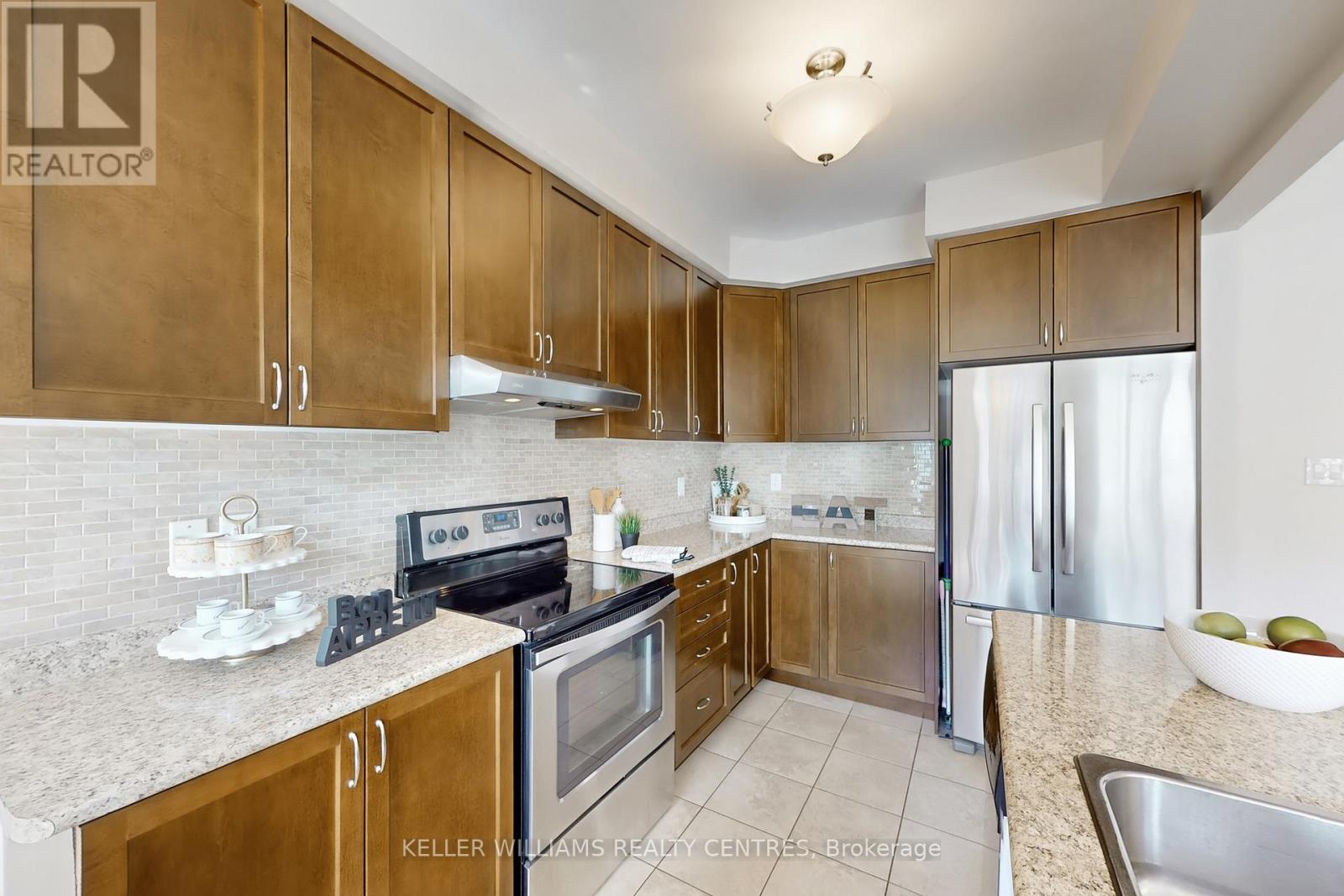 19 Diamond Leaf Lane, Halton Hills, Ontario  L7G 0G7 - Photo 17 - W12467044