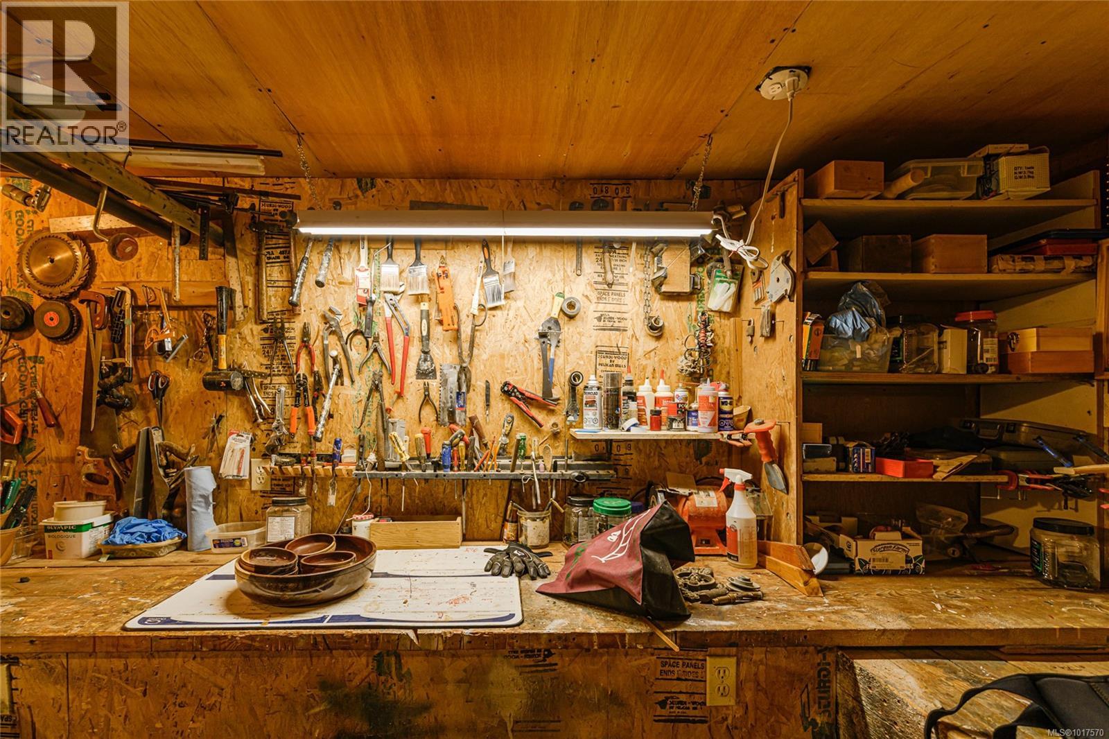 4727 Treetop Hts, Saanich, British Columbia  V8Y 1E3 - Photo 50 - 1017570