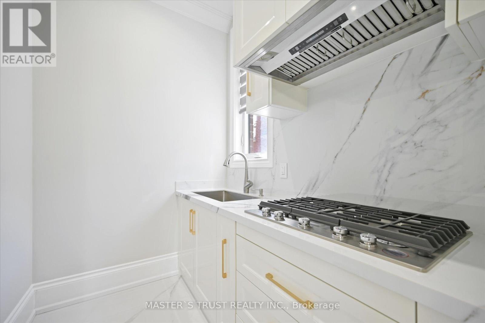 108 Abitibi Avenue, Toronto (Newtonbrook East), Ontario  M2M 2V6 - Photo 11 - C12467072