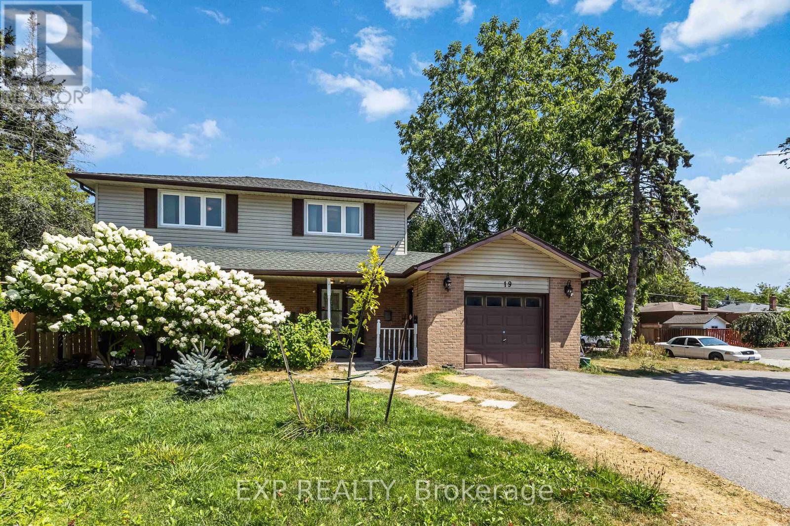 19 Preston Court, Ajax, Ontario  L1S 1M2 - Photo 2 - E12467055