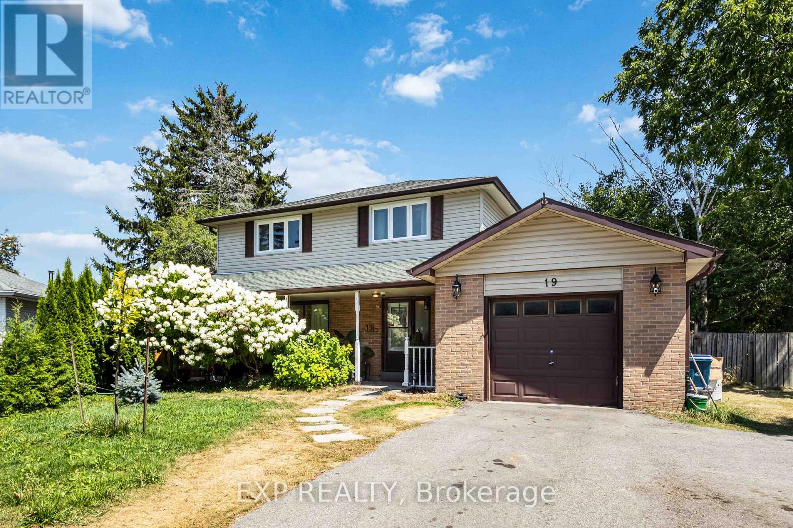 19 Preston Court, Ajax, Ontario  L1S 1M2 - Photo 3 - E12467055