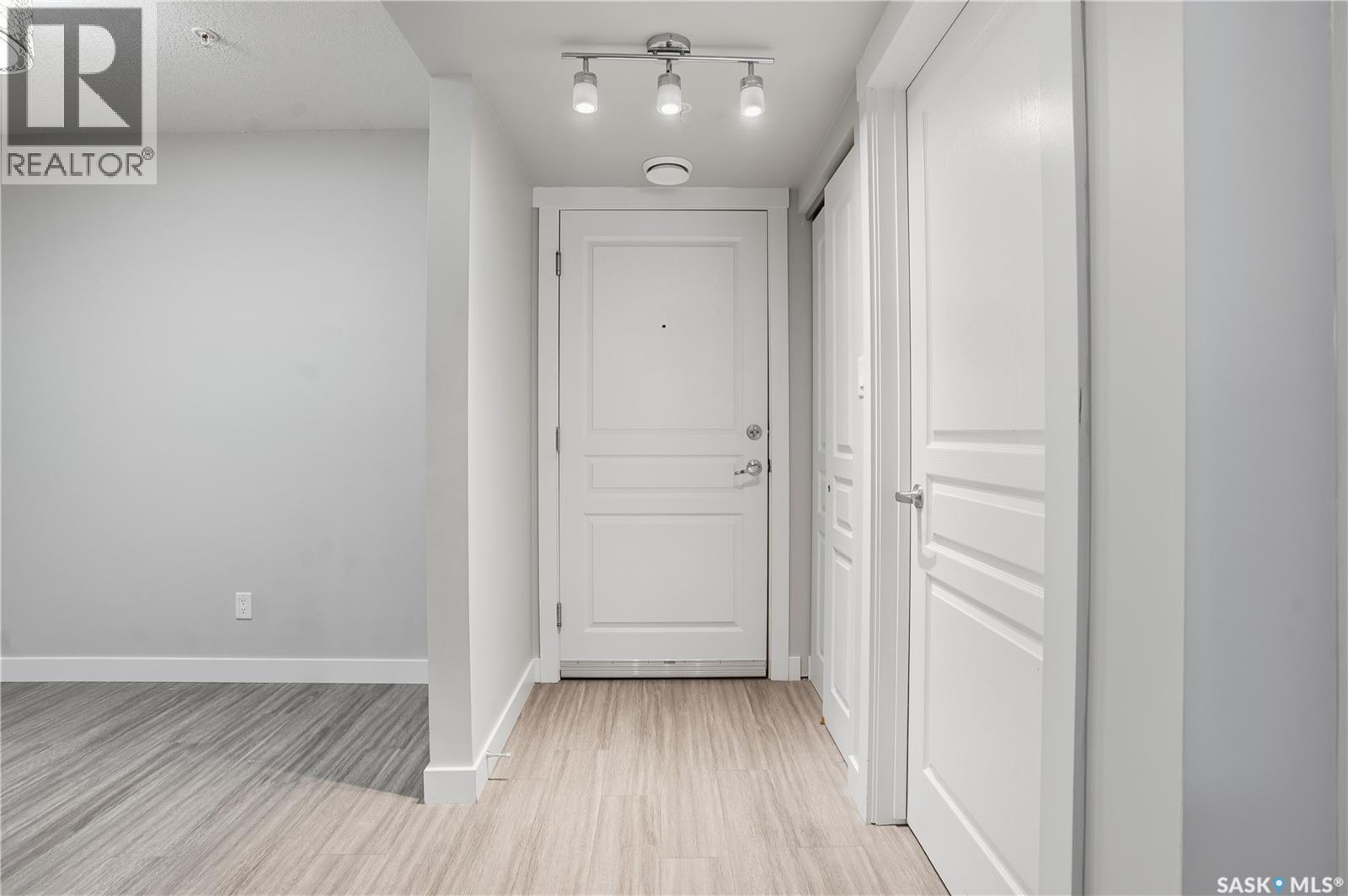 207 5301 Universal Crescent, Regina, Saskatchewan  S4W 0L2 - Photo 9 - SK020980
