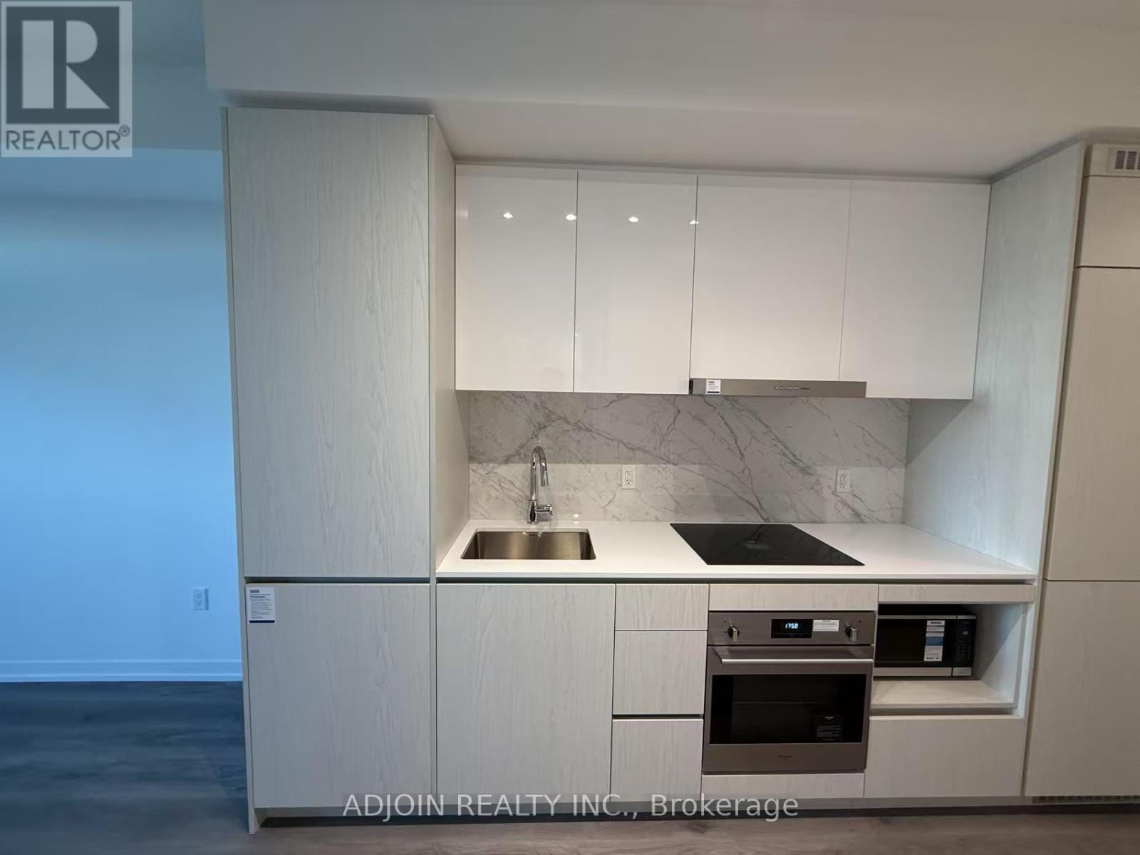 3315 - 28 Interchange Way, Vaughan, Ontario  L4K 0P8 - Photo 2 - N12467063