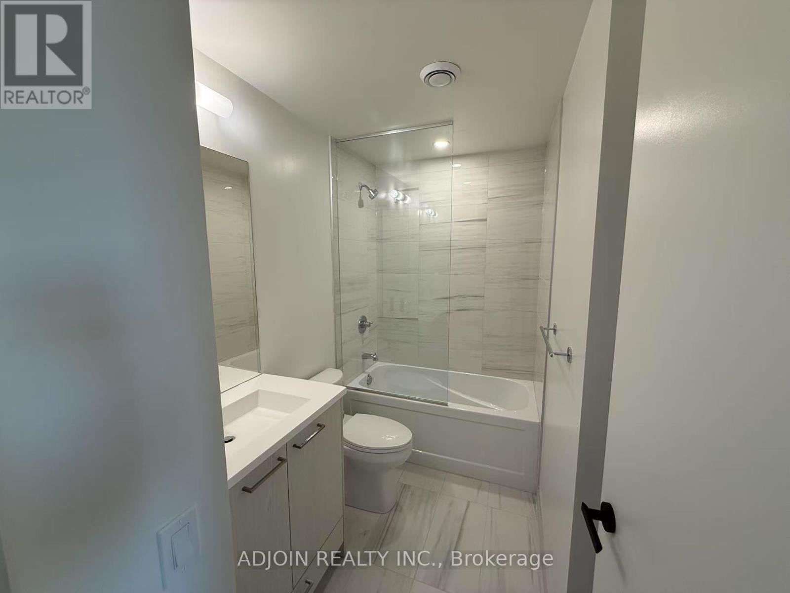 3315 - 28 Interchange Way, Vaughan, Ontario  L4K 0P8 - Photo 8 - N12467063