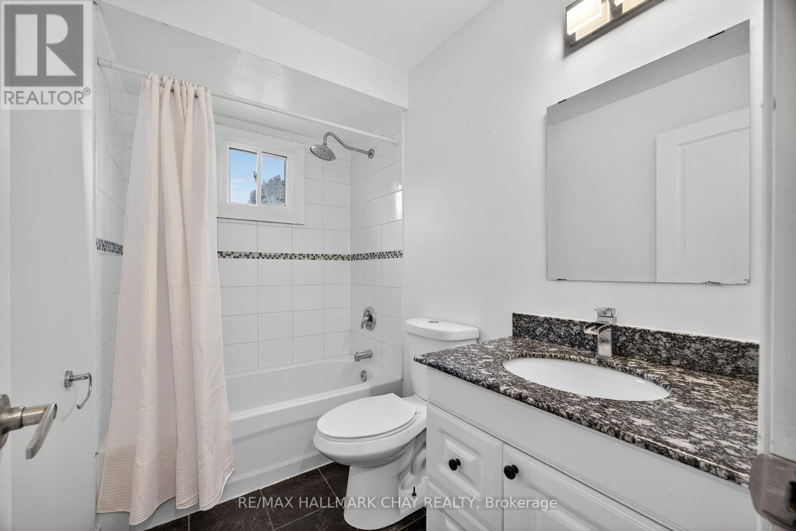 714 Candaras Street, Innisfil, Ontario  L9S 2G9 - Photo 12 - N12467080