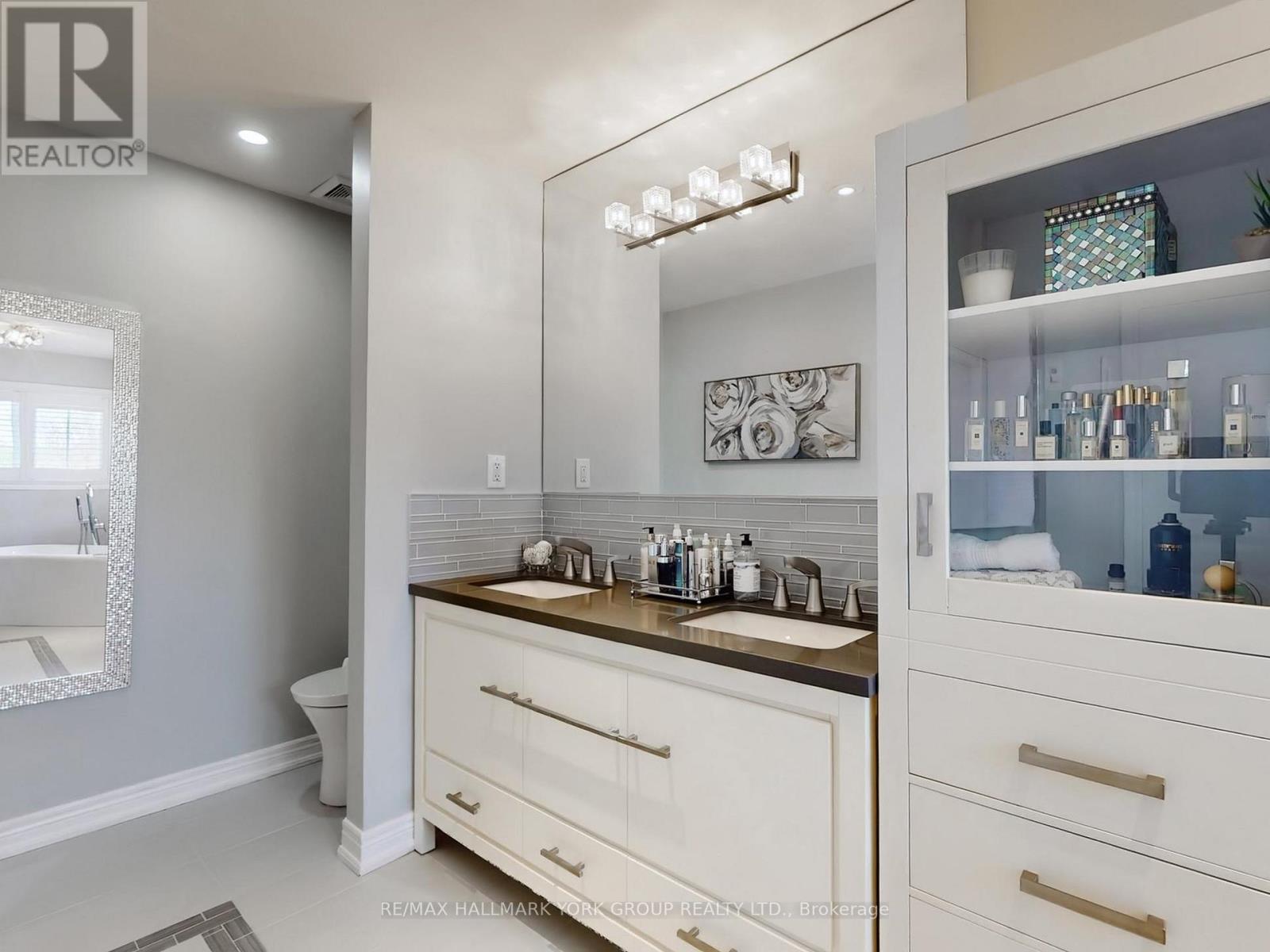 254 Tower Hill Road, Richmond Hill, Ontario  L4E 4K8 - Photo 21 - N12467094