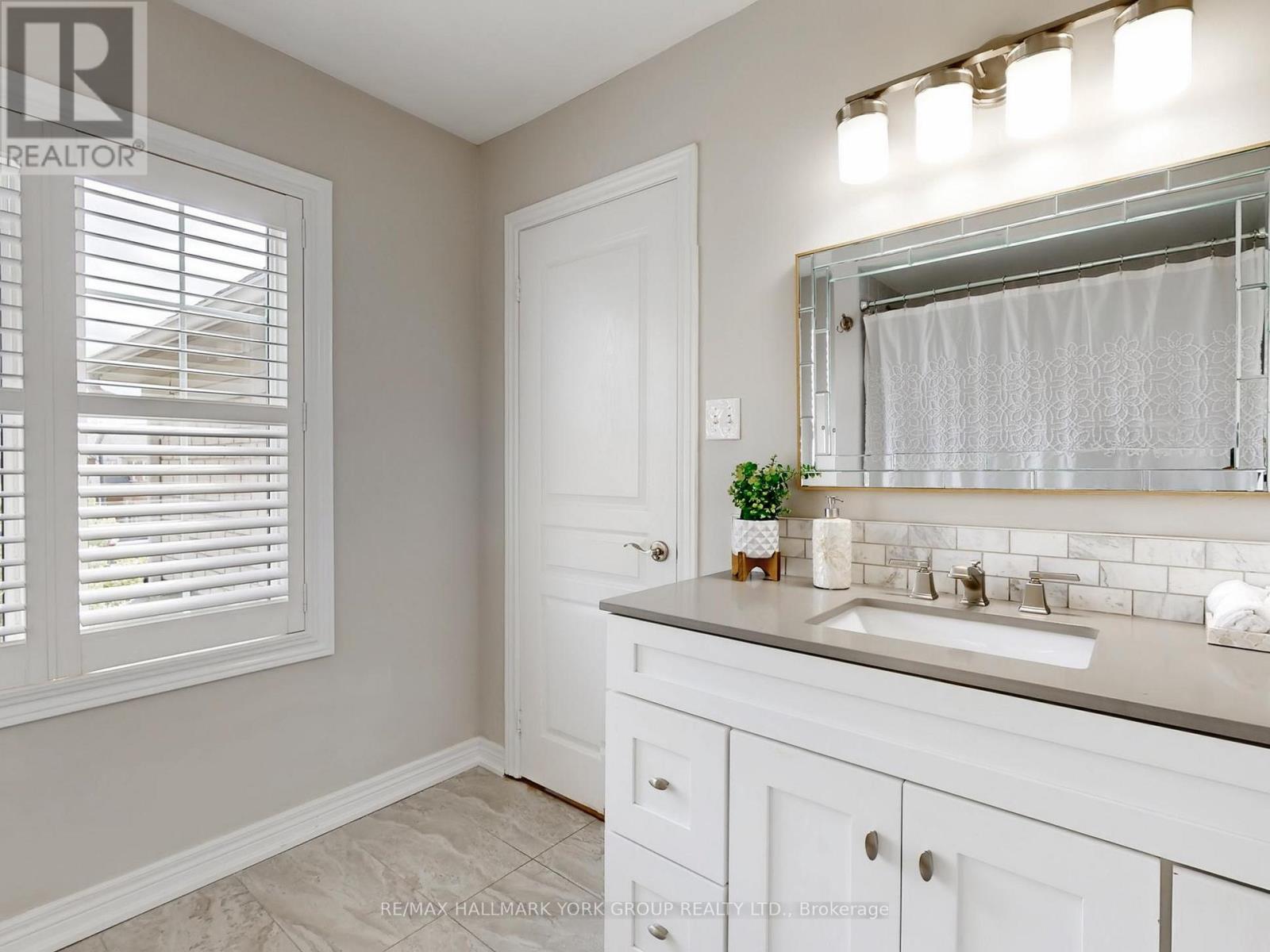 254 Tower Hill Road, Richmond Hill, Ontario  L4E 4K8 - Photo 30 - N12467094