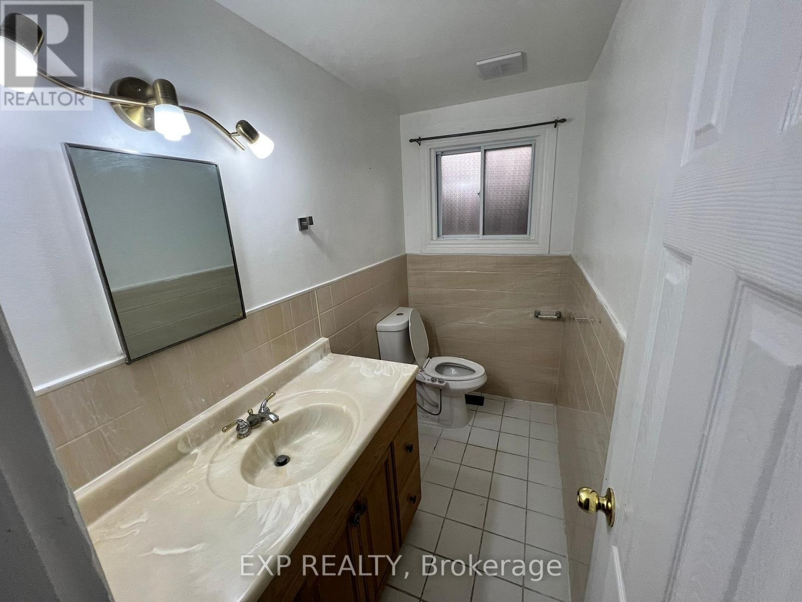Lower - 39 Frankton Crescent, Toronto, Ontario  M2J 1C2 - Photo 8 - W12467046