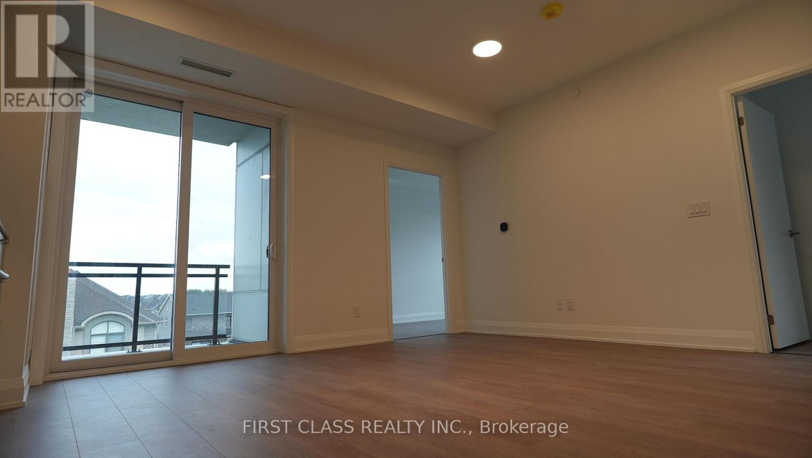 334 - 3250 Carding Mill Trail, Oakville, Ontario  L6M 1L3 - Photo 6 - W12467058