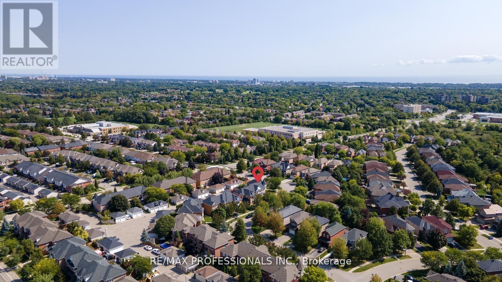 1241 Brillinger Street, Oakville, Ontario  L6M 3T2 - Photo 50 - W12467065