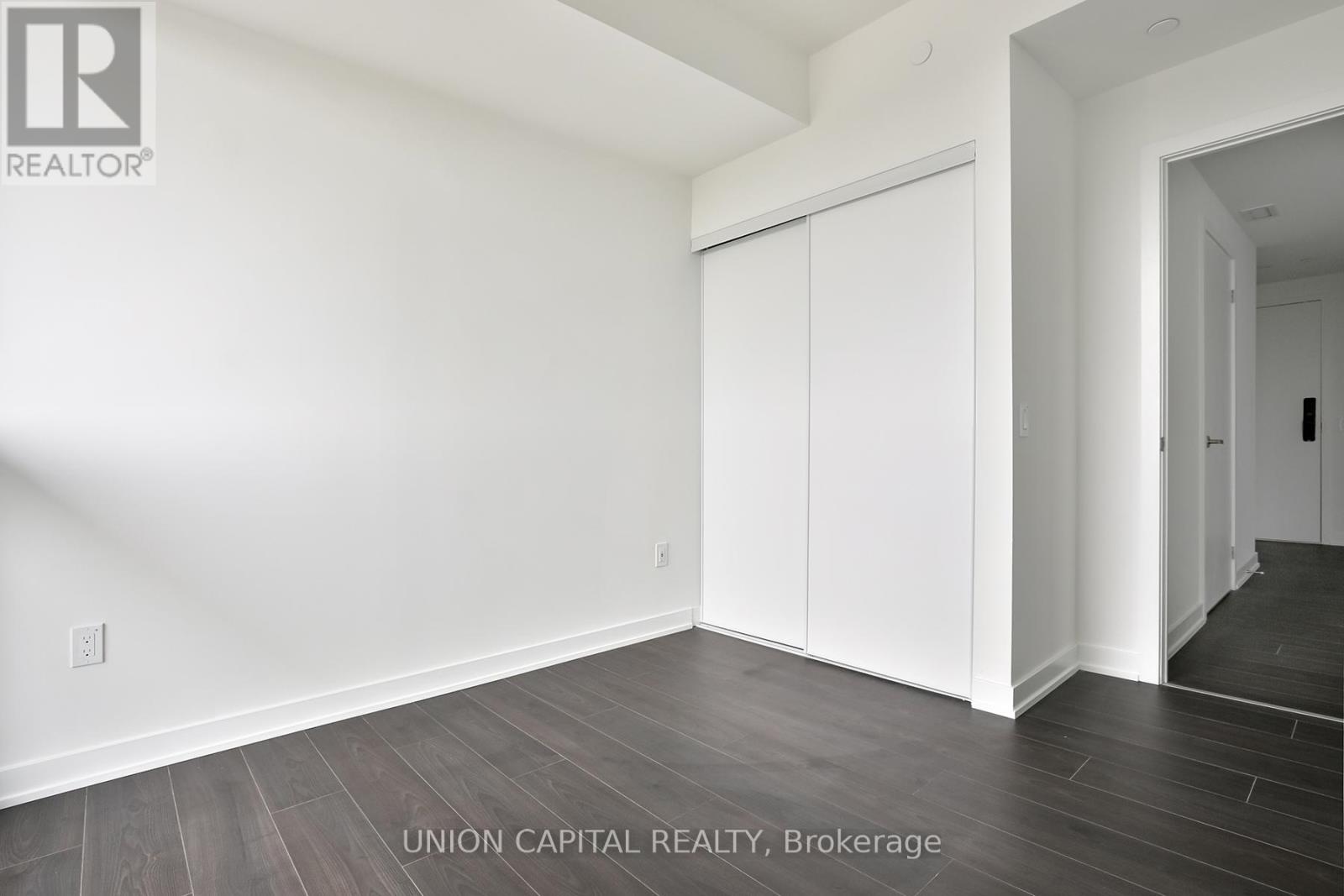 1002 - 28 Ann Street, Mississauga, Ontario  L5G 3G1 - Photo 14 - W12467066