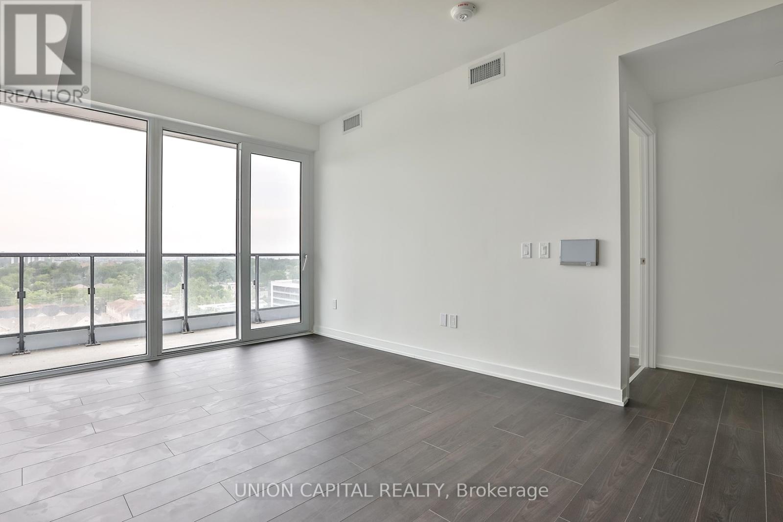 1002 - 28 Ann Street, Mississauga, Ontario  L5G 3G1 - Photo 15 - W12467066