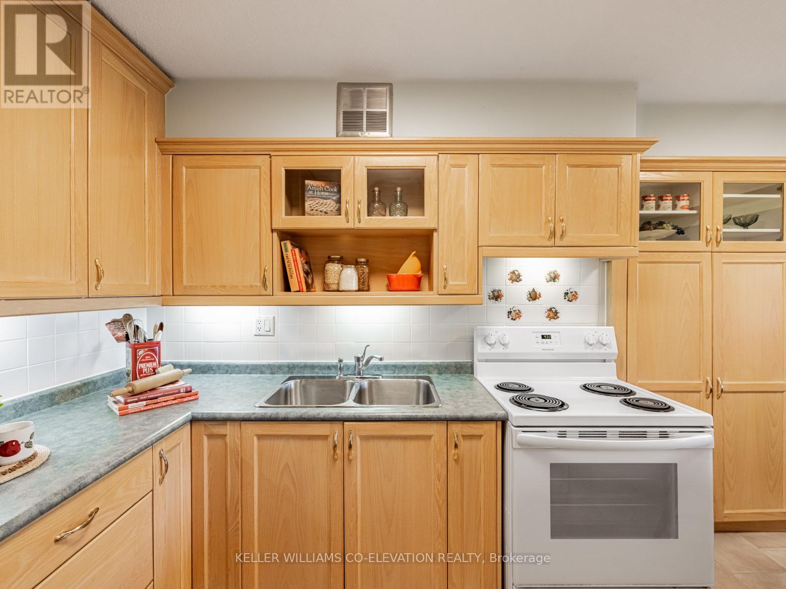 308 - 250 Scarlett Road, Toronto, Ontario  M6N 4X5 - Photo 18 - W12467068