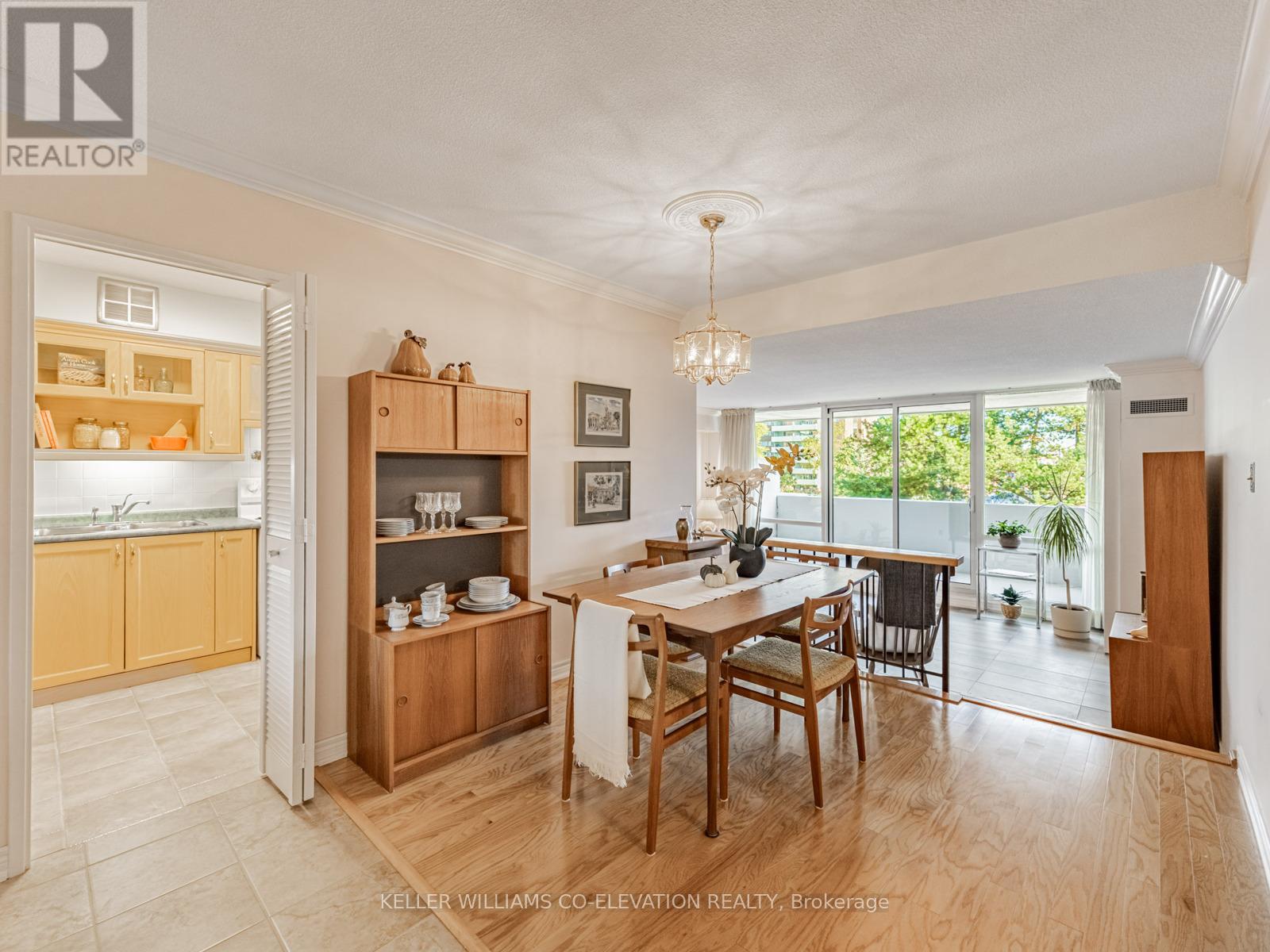 308 - 250 Scarlett Road, Toronto, Ontario  M6N 4X5 - Photo 5 - W12467068