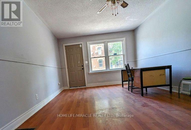 45 Main Street N, Halton Hills, Ontario  L7G 3H2 - Photo 3 - W12467081