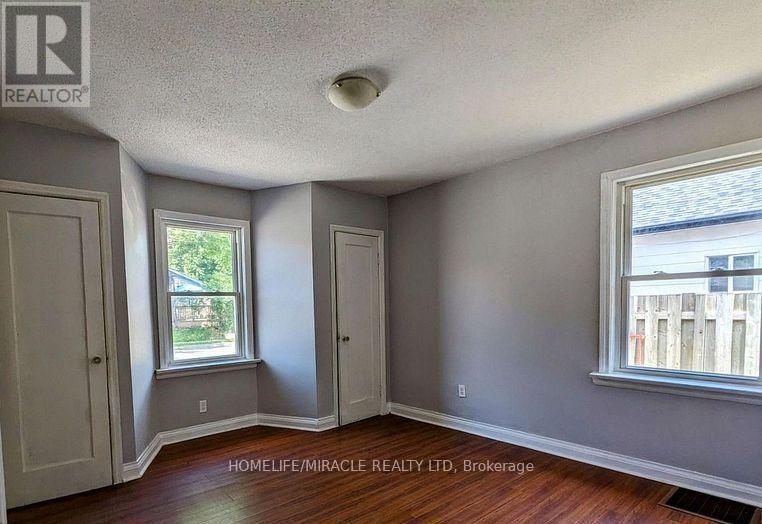 45 Main Street N, Halton Hills, Ontario  L7G 3H2 - Photo 4 - W12467081
