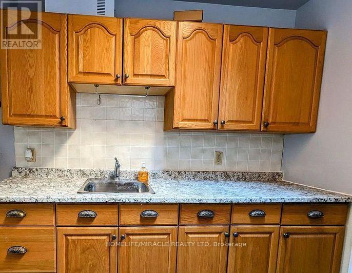 45 Main Street N, Halton Hills, Ontario  L7G 3H2 - Photo 5 - W12467081
