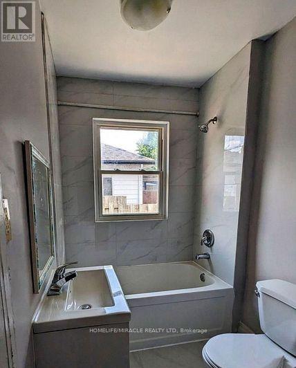 45 Main Street N, Halton Hills, Ontario  L7G 3H2 - Photo 6 - W12467081