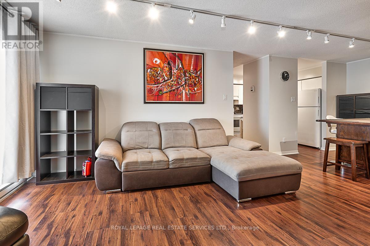 1734 - 1478 Pilgrims Way, Oakville, Ontario  L6M 3G7 - Photo 5 - W12467093