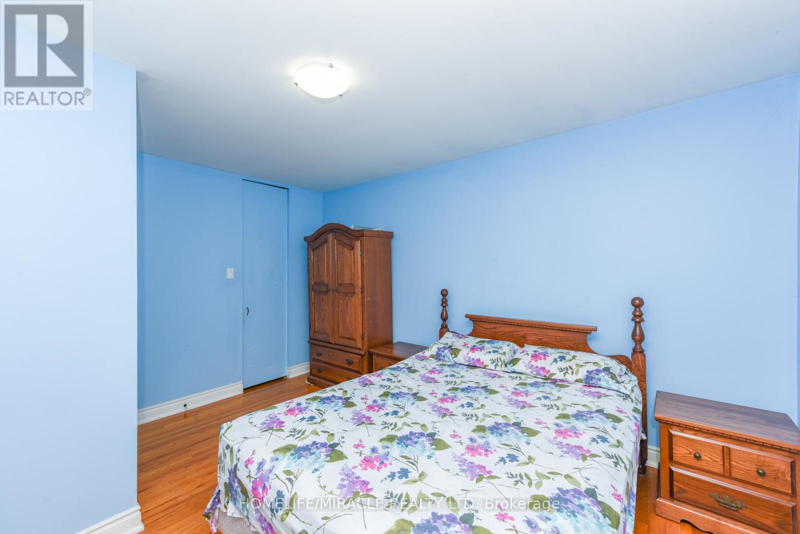 Upper - 20 Charnleigh Court, Toronto, Ontario  M9V 2A4 - Photo 13 - W12467112