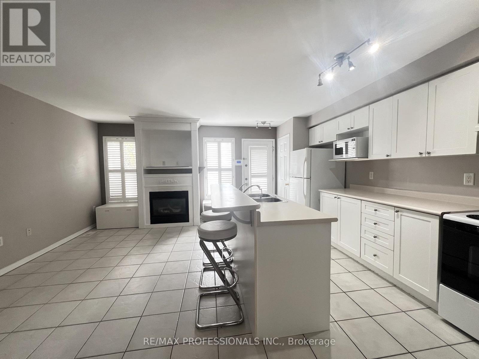 262 Gatwick Drive, Oakville, Ontario  L6H 7K3 - Photo 19 - W12416741