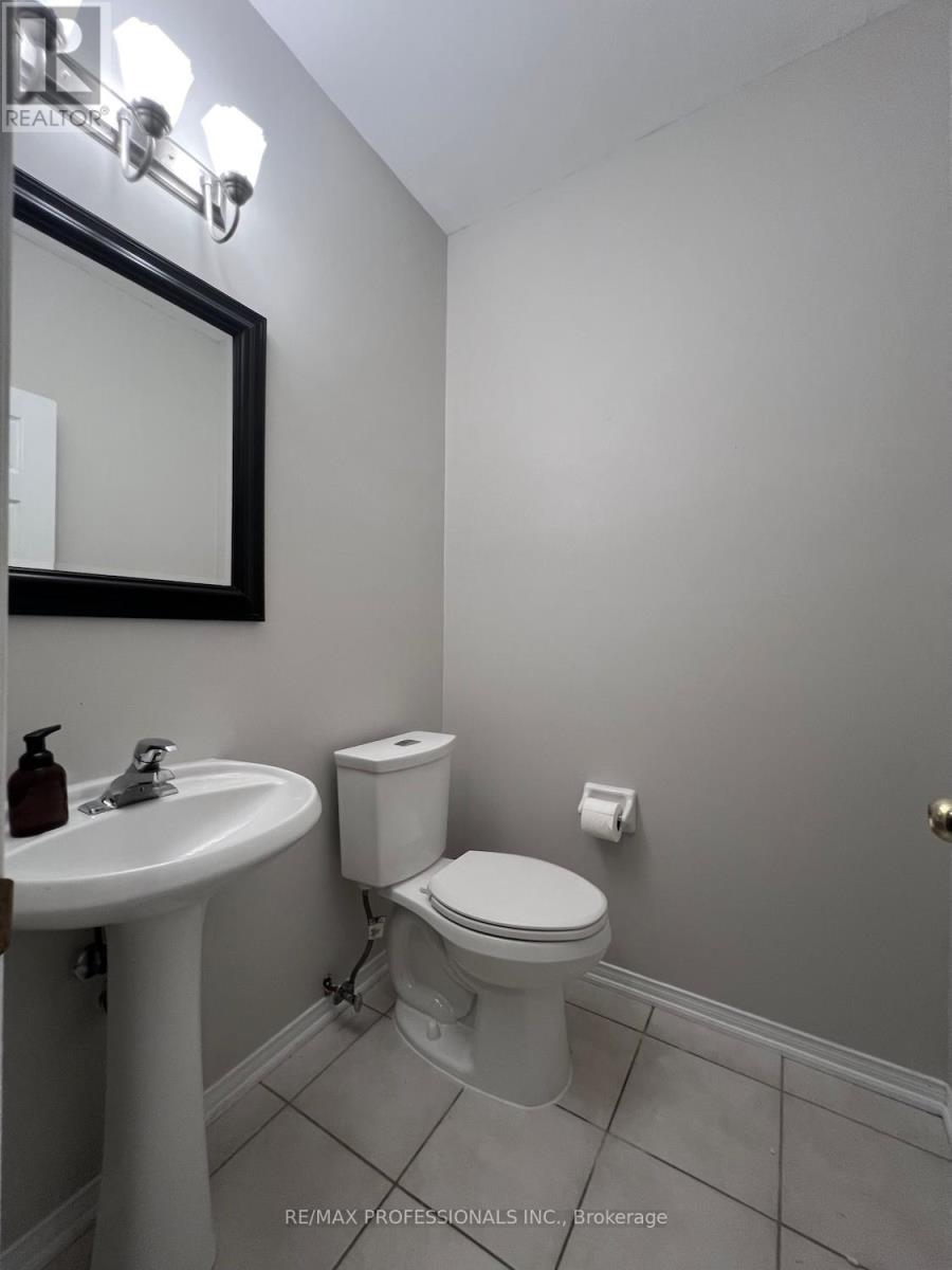 262 Gatwick Drive, Oakville, Ontario  L6H 7K3 - Photo 20 - W12416741