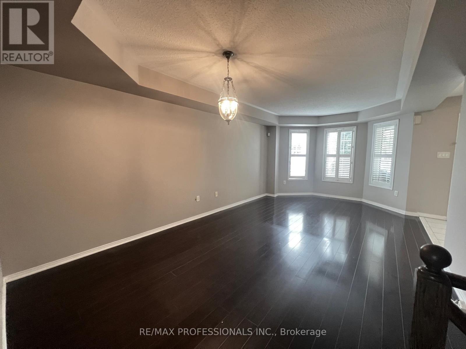 262 Gatwick Drive, Oakville, Ontario  L6H 7K3 - Photo 7 - W12416741