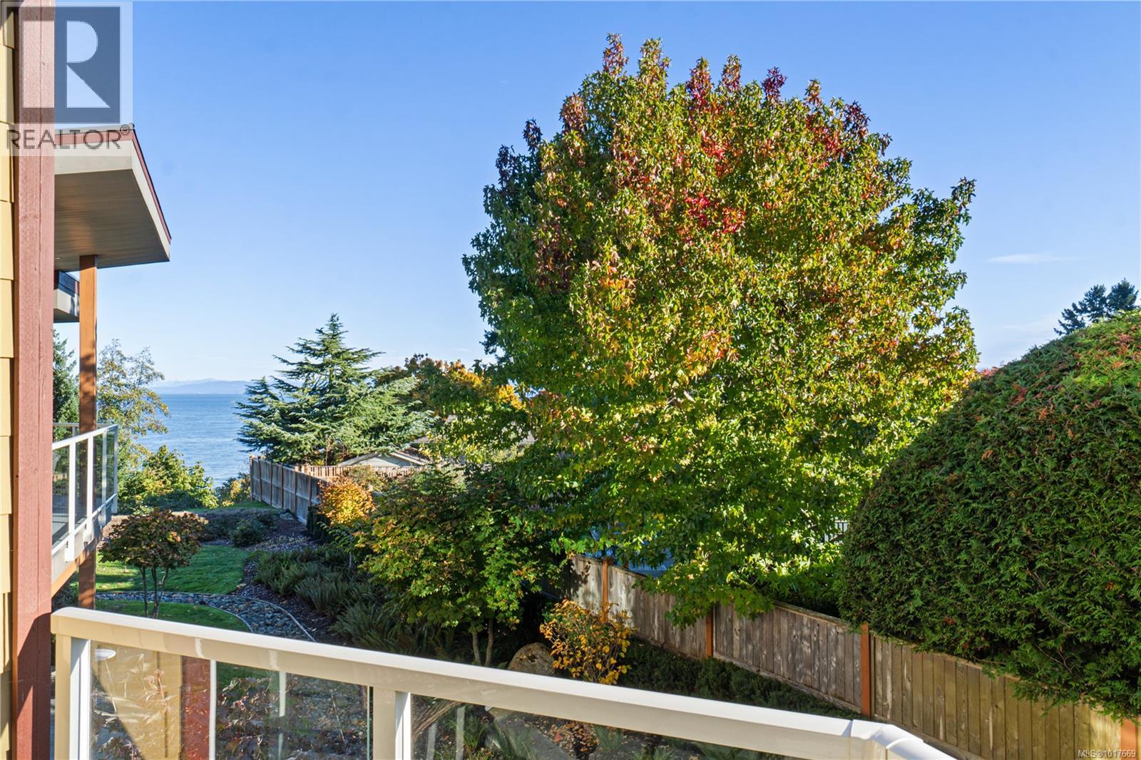 203 439 College Rd, Qualicum Beach, British Columbia  V9K 0B2 - Photo 38 - 1017669
