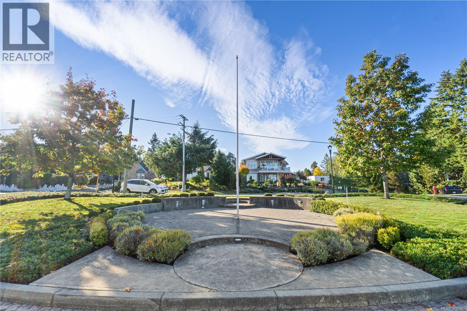 203 439 College Rd, Qualicum Beach, British Columbia  V9K 0B2 - Photo 46 - 1017669